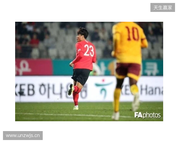 媒体人:U17国脚张伯霖接近加盟湖北星辉,玉昆也曾向球员报价 媒体人:U17国脚张伯霖接近加盟湖北星辉,玉昆也曾向球员报价