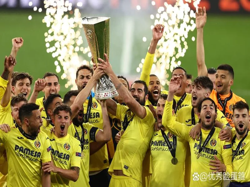 法比奥庆祝足协杯夺冠：我们是冠军了！这座城市值得拥有这一刻